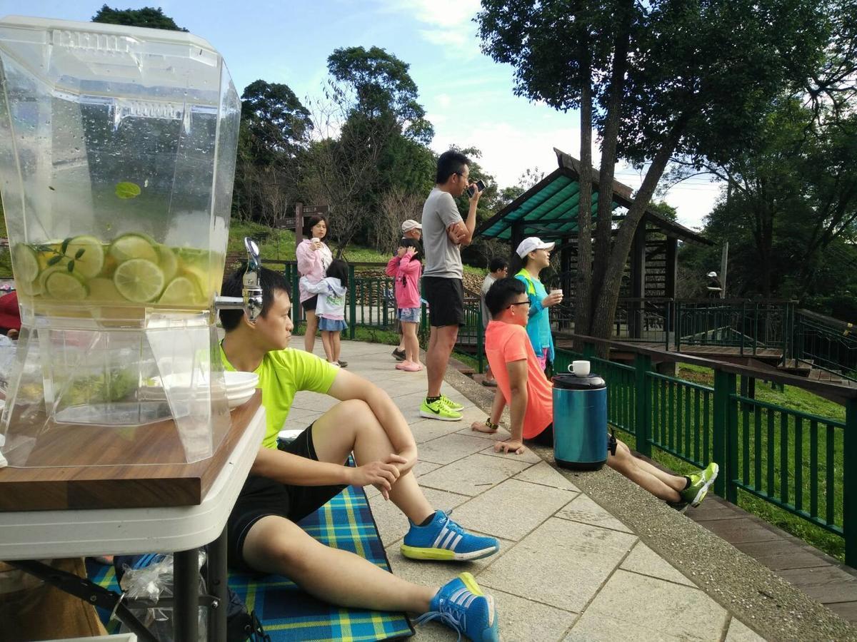 Sun Moon Lake Onelife Hostel Yuchi Bagian luar foto